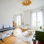 Bright Apartment With Nice Decoration In Paris