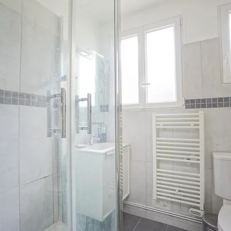 Bright Apartment With Nice Decoration In Paris * Paris