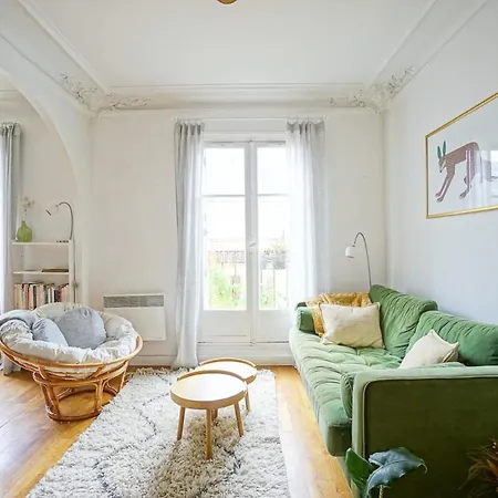 Bright Apartment With Nice Decoration In Paris Apartment Paris