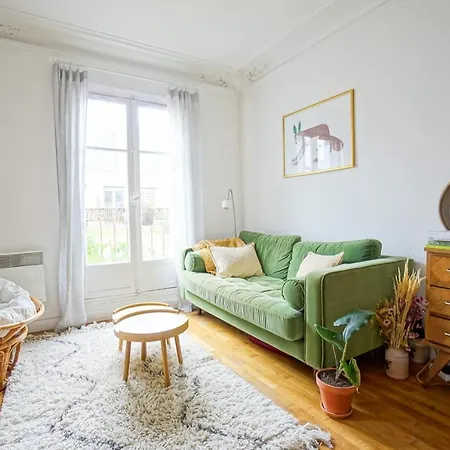 Bright Apartment With Nice Decoration In Paris Apartment