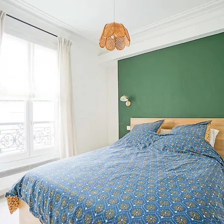 Bright Apartment With Nice Decoration In Paris Apartment Paris