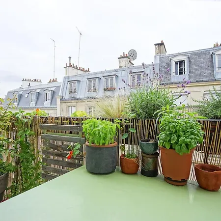 Bright Apartment With Nice Decoration In Paris Apartment Paris